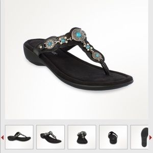 Minnetonka Boca Thong Sandals